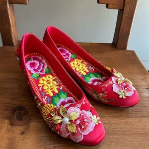Chinese Wedding Red Floral Embroidered Wedding Shoes 39